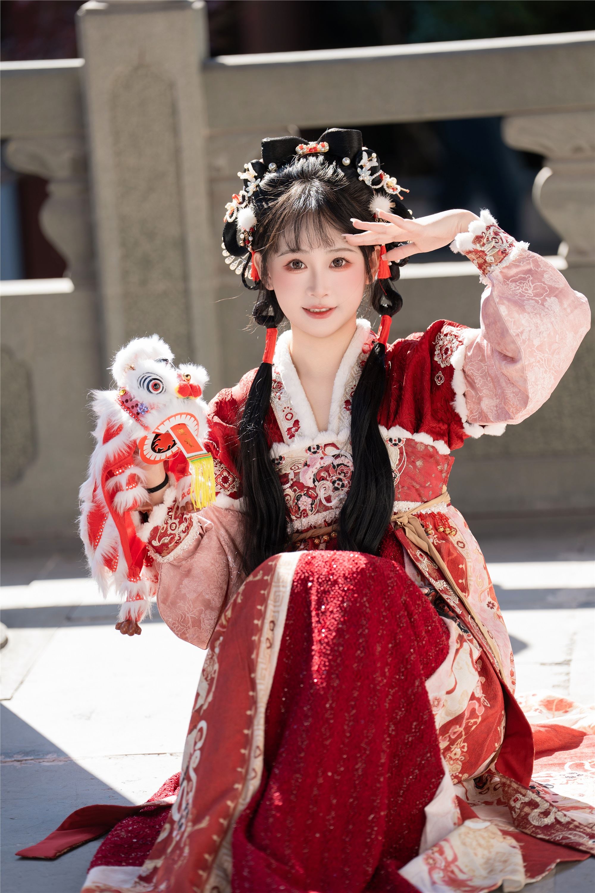 YITUYU艺图语 2025.01.31 提前过蛇年了 湫一只岁岁